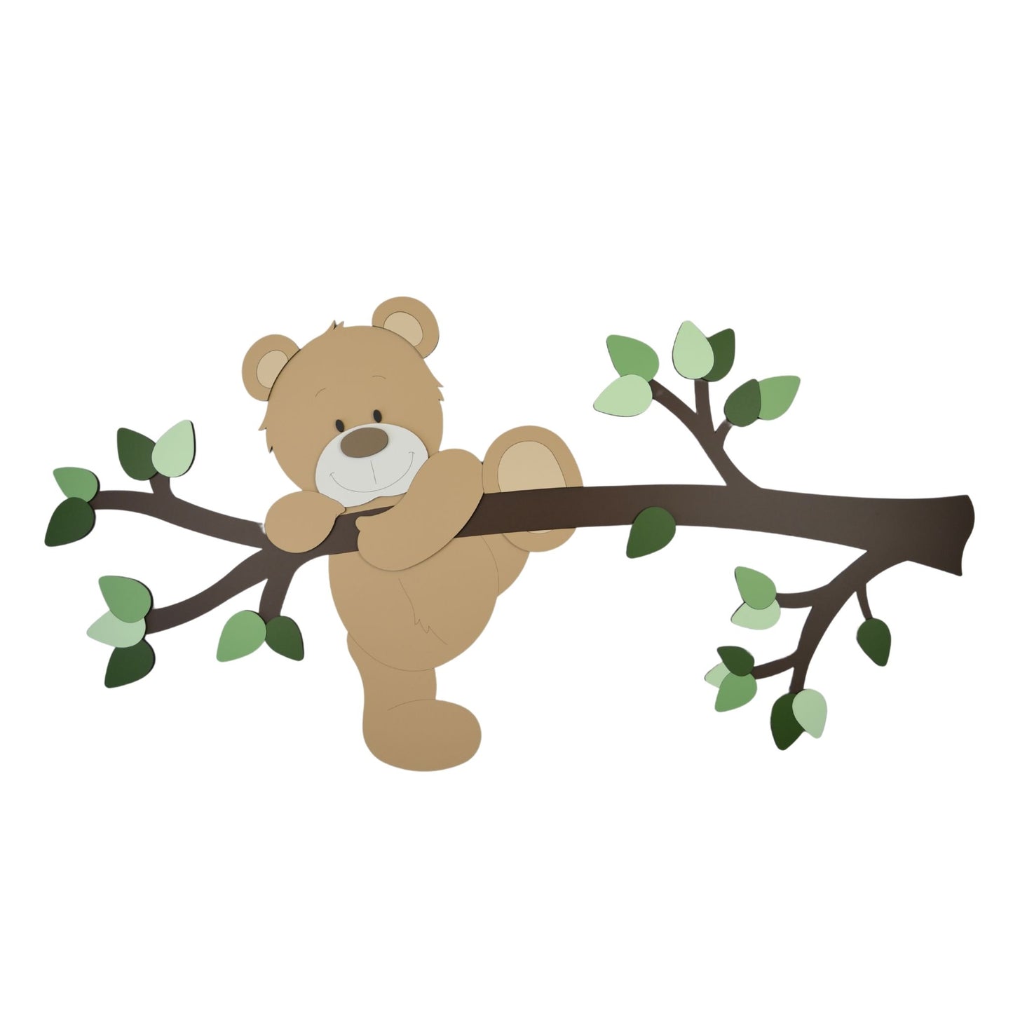 Houten decoratie babykamer met tak, groene bladeren en klauterend beige beertje
