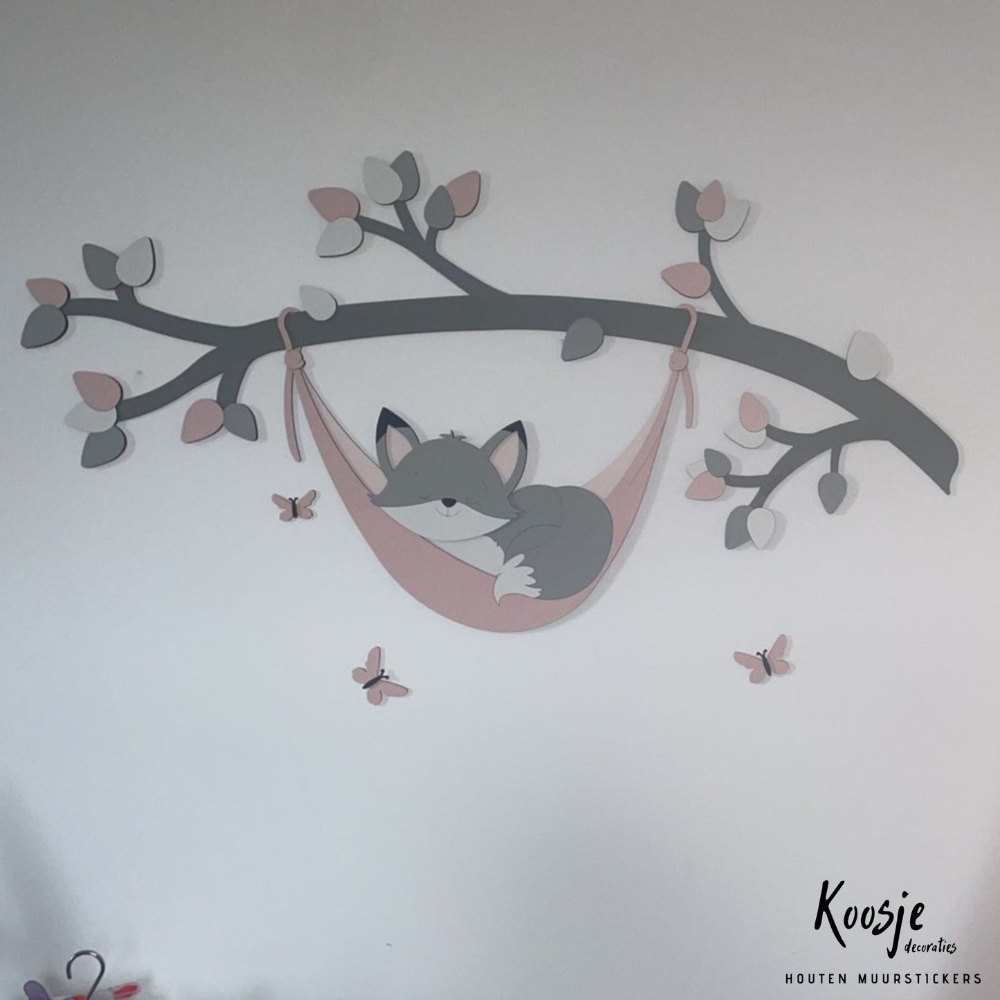 Muurstickers-babykamer-hout-vosje-hangmat