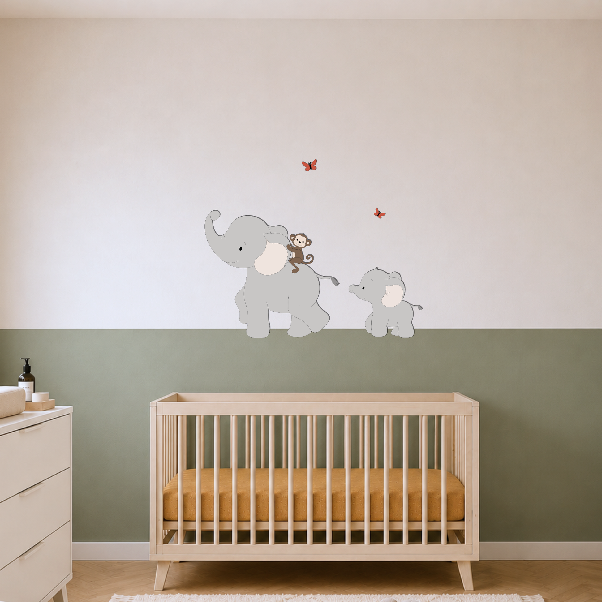 Grote olifant met aapje op zijn rug, gevolg door baby olifant. Muurdecoratie geschikt voor een kinderkamer in safari of jungle thema.