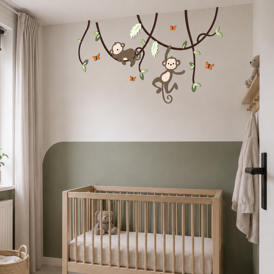 muurdecoratie voor babykamer, lianen met slapend en hangend aapje, geschikt voor jungle of safari thema.