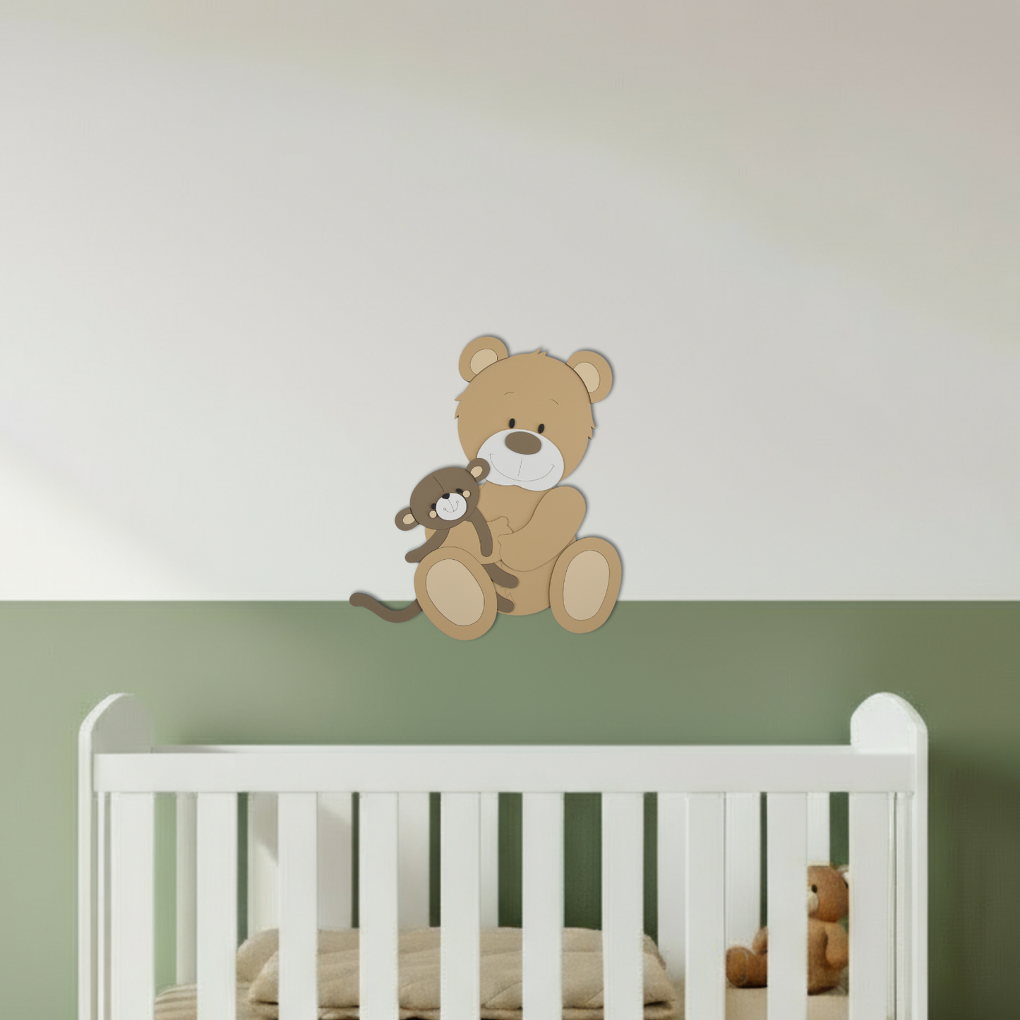 Houten muurdecoratie voor babykamer met beige beer en knuffelaapje