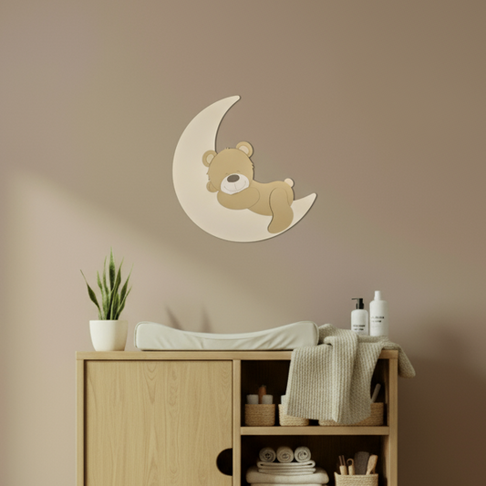 Houten muursticker babykamer van slapend beertje op een maan