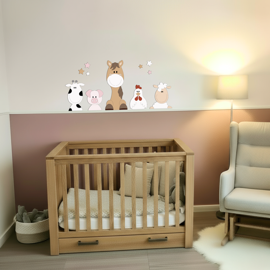 Houten muurdecoratie boederijdieren in natureltinten, paard, koe varken, kip en schaap. Geschikt voor baby- en kinderkamer.