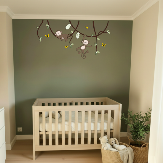 Houten muurdecoratie voor babykamer, lianen met slapend en hangend aapje, geschikt voor jungle of safarithema.