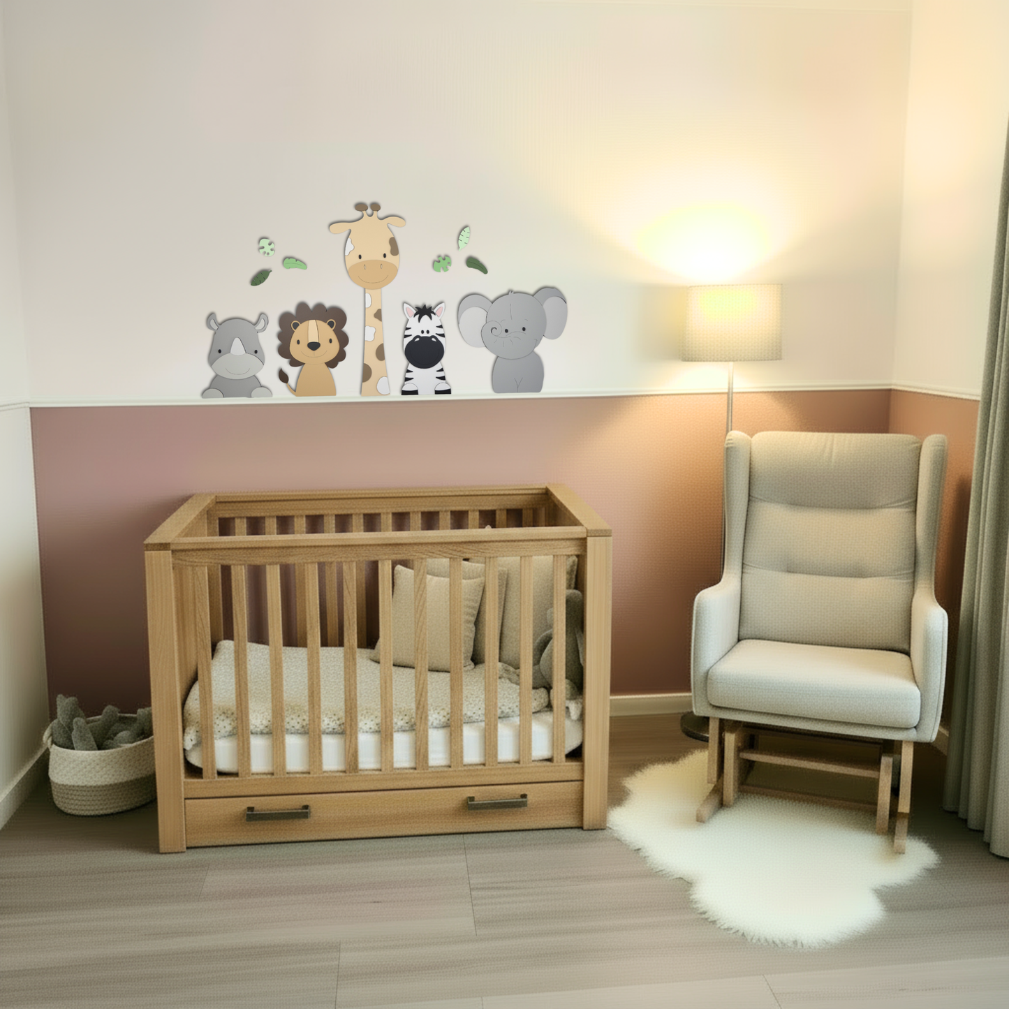 Houten muurdecoratie voor kinderkamer in junglethema, leeuw giraf en olifant in natuurlijke kleuren.