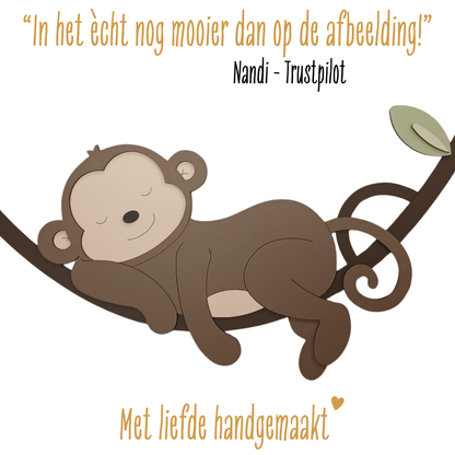 Houten muursticker - Aapjes aan lianen - bosgroen (vlinders optioneel) (130x59cm)