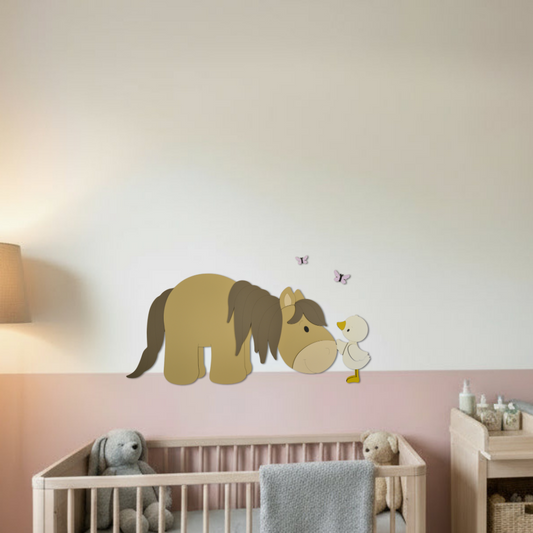 Houten wanddecoratie in boerderijthema; paard met eendje