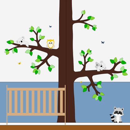 muursticker van grote boom met bosdieren en vosje. Geschikt voor babykamer in bosthema.