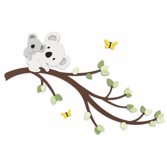 Houten muurstickers voor de kinderkamer met tak met groene bladeren en koala met baby erbij.