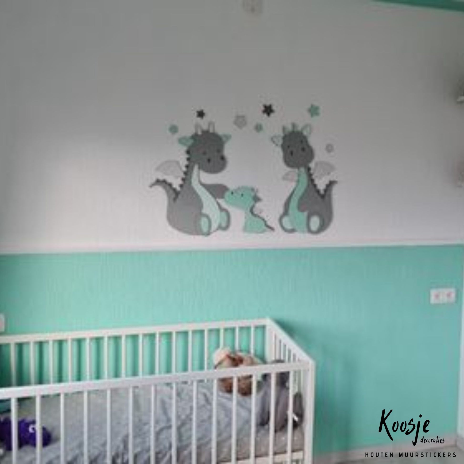 Muurstickers-babykamer-hout-draakjes