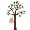 Houten muursticker - Vrijstaande boom met schommelend beertje - groene blaadjes (135x200cm) - extra diertjes optioneel